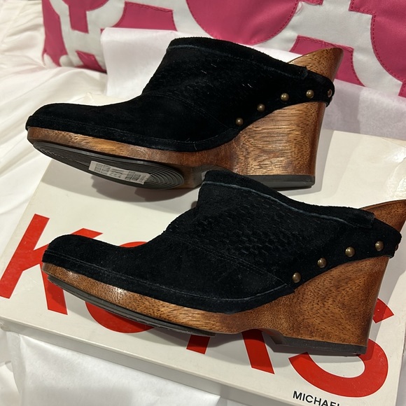 Black Suede Mules With Brass Hardware and Wooden Wedge-sz 9 - Picture 4 of 9